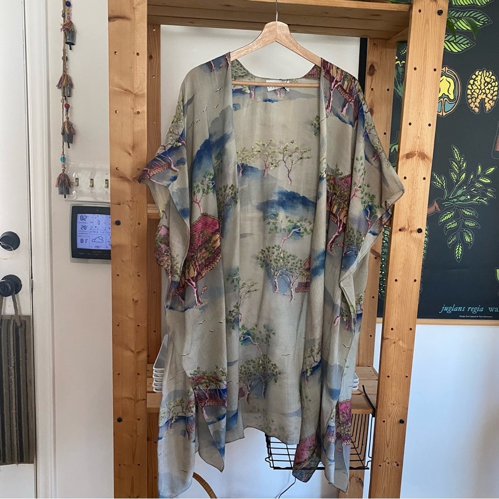 One Hundred Stars Oriental Landscape Grey Wool Throwover Poncho Shawl One Size — image 4 of 8
